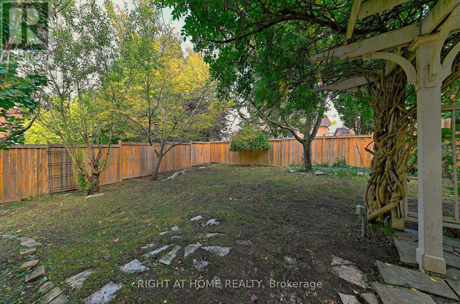 6843 Campbell Settler Court E, Mississauga, Ontario  L5W 1B3 - Photo 47 - W12490624