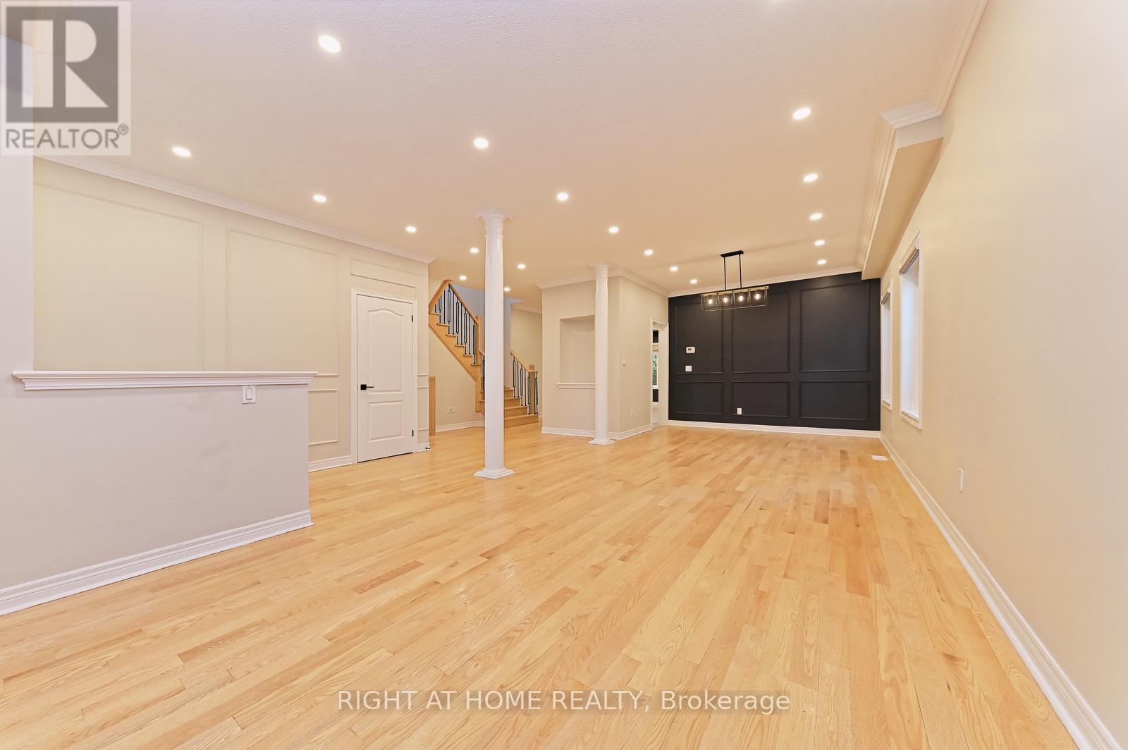 6843 Campbell Settler Court E, Mississauga, Ontario  L5W 1B3 - Photo 8 - W12490624