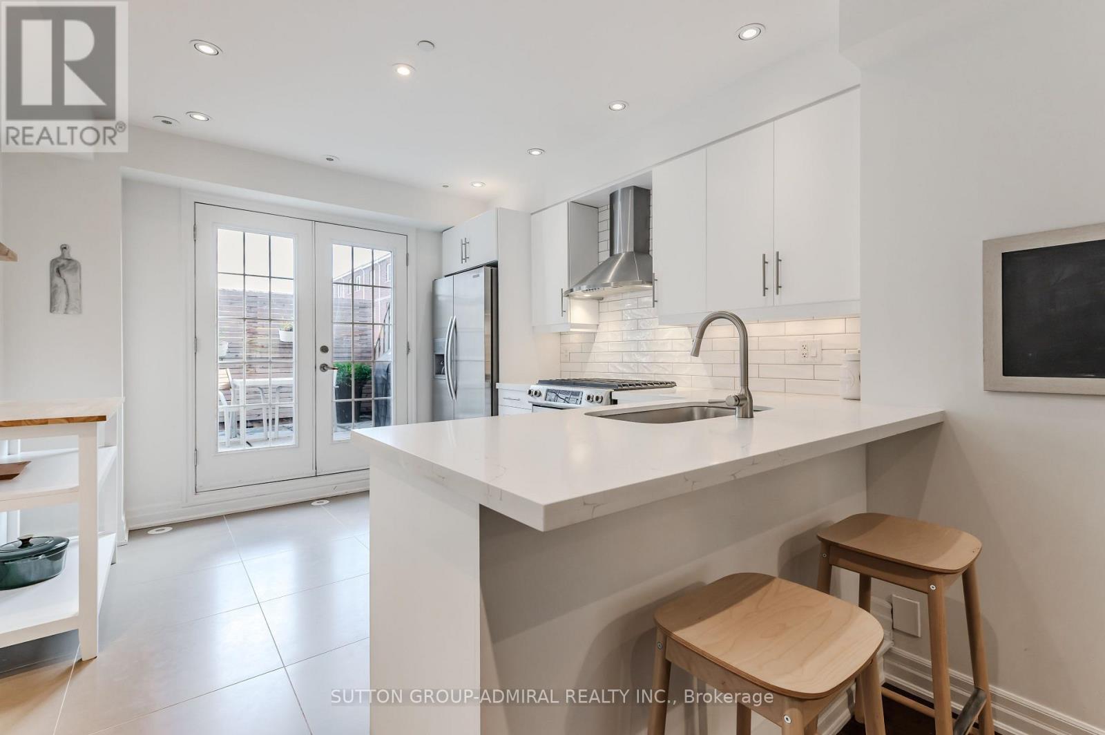 341 Royal York Road, Toronto, Ontario  M8Y 2P8 - Photo 14 - W12490656