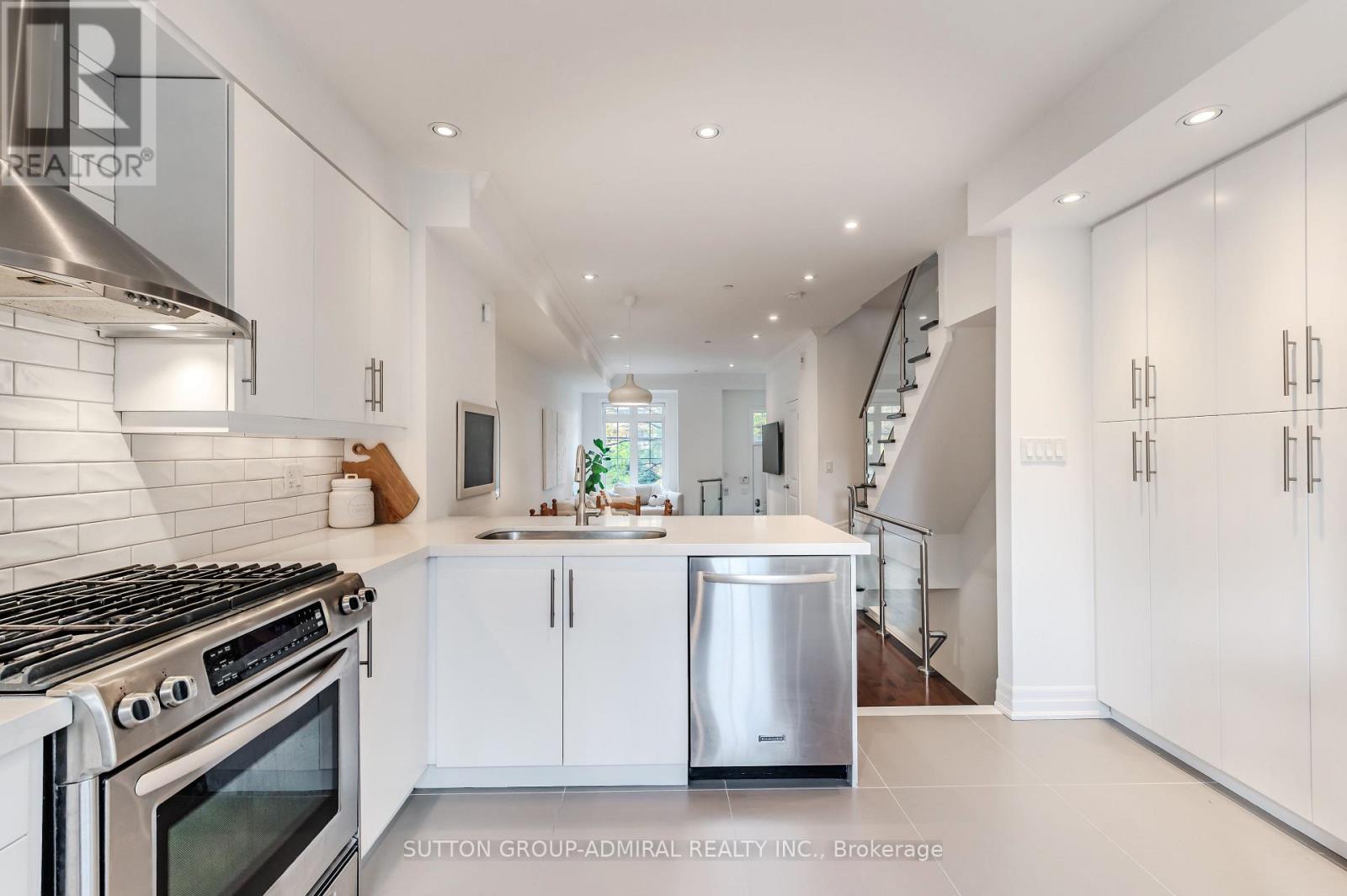 341 Royal York Road, Toronto, Ontario  M8Y 2P8 - Photo 15 - W12490656