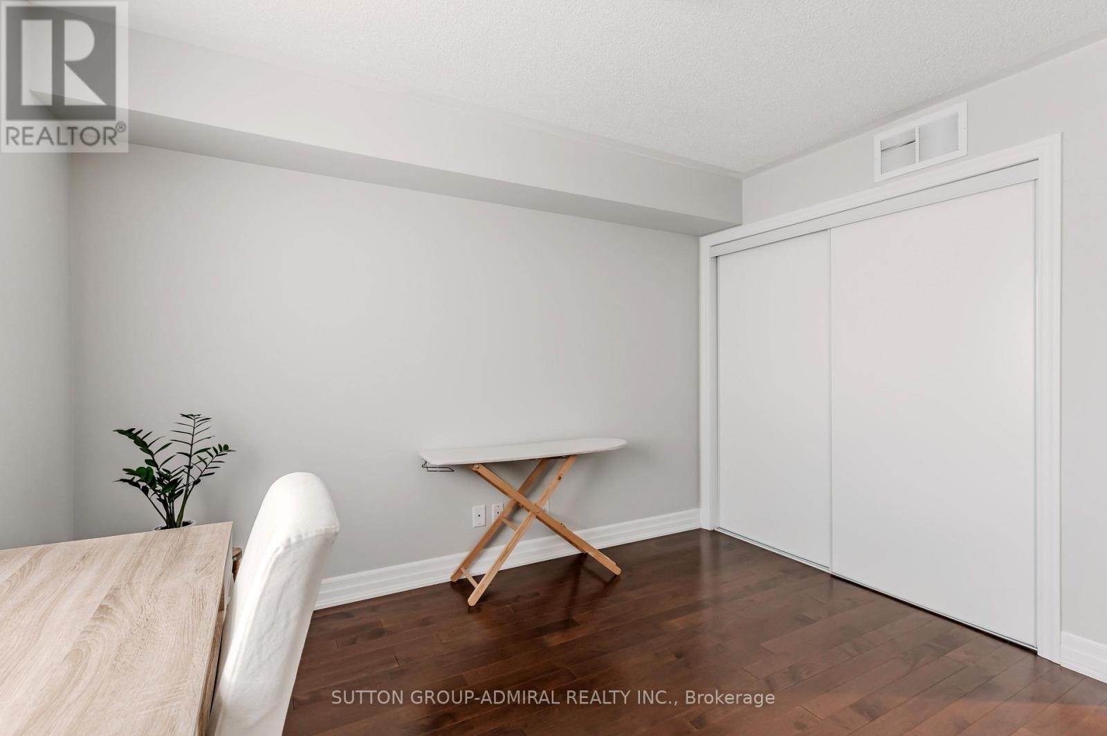 341 Royal York Road, Toronto, Ontario  M8Y 2P8 - Photo 26 - W12490656