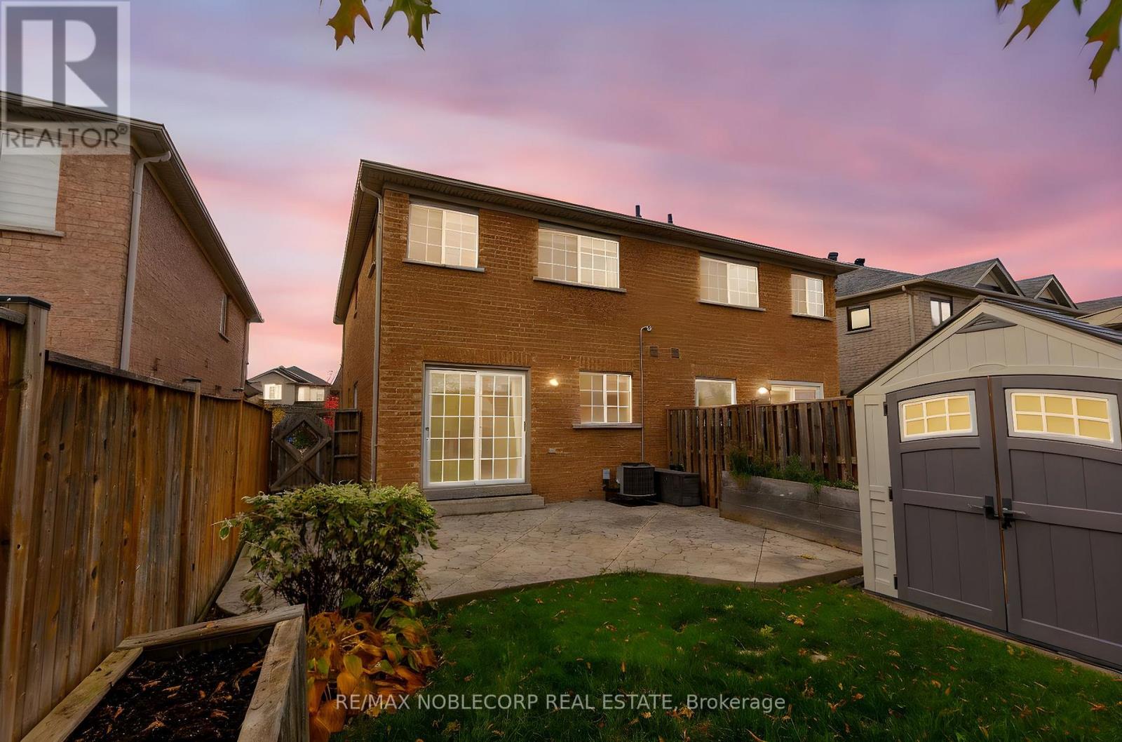 54 Lawren Harris Crescent, Caledon, Ontario  L7E 2W8 - Photo 3 - W12490670