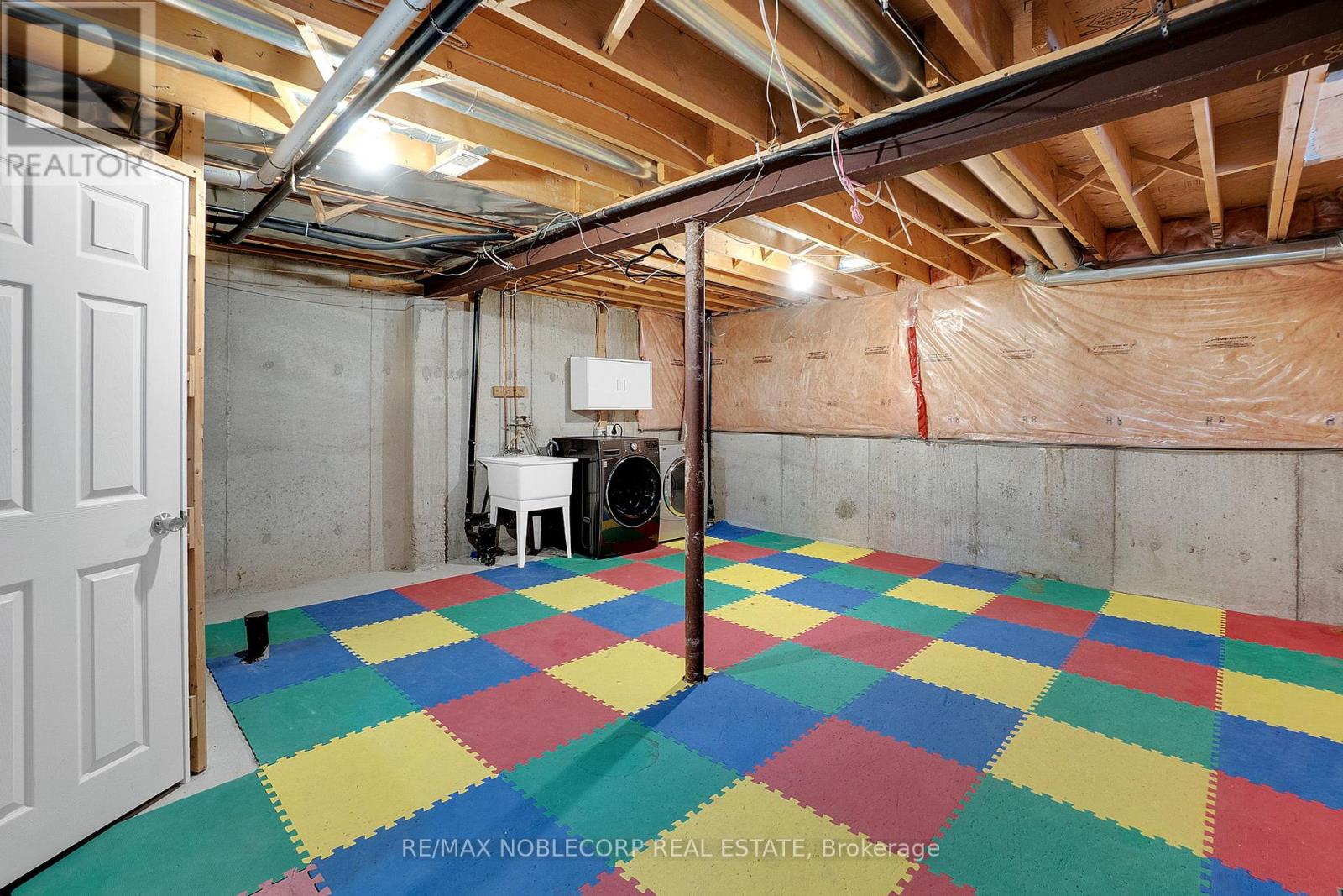 54 Lawren Harris Crescent, Caledon, Ontario  L7E 2W8 - Photo 31 - W12490670