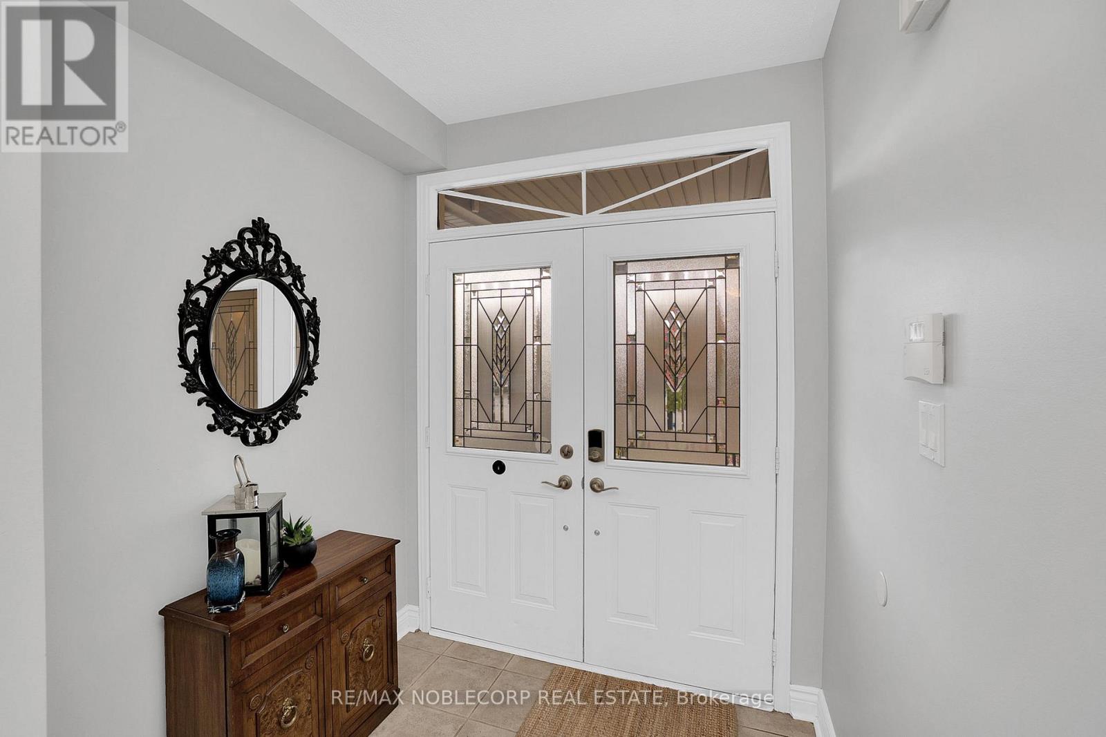 54 Lawren Harris Crescent, Caledon, Ontario  L7E 2W8 - Photo 9 - W12490670