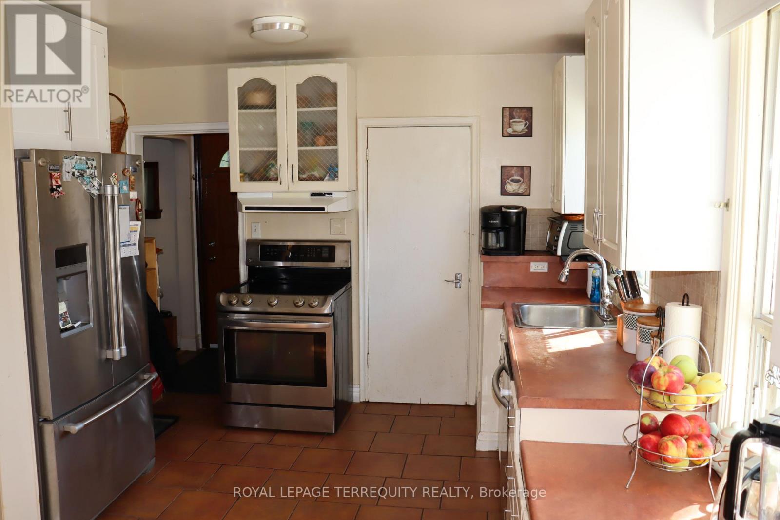 12 Chauncey Avenue, Toronto, Ontario  M8Z 2Z3 - Photo 13 - W12490694