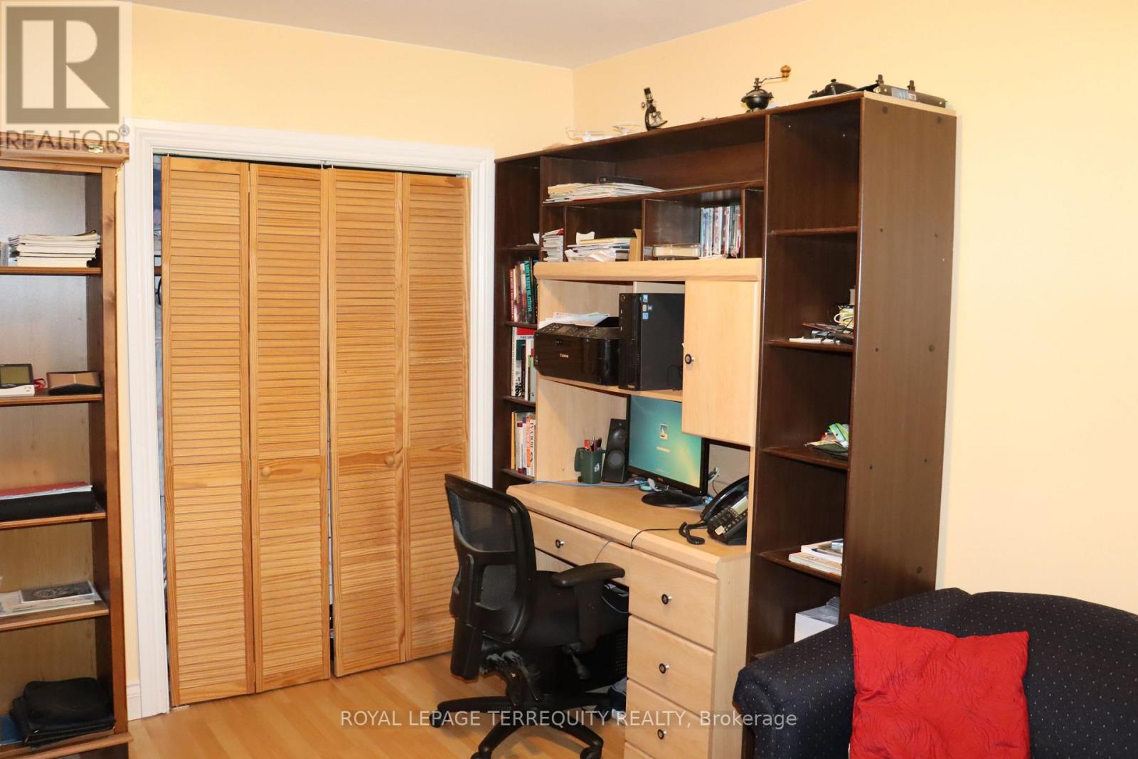 12 Chauncey Avenue, Toronto, Ontario  M8Z 2Z3 - Photo 15 - W12490694