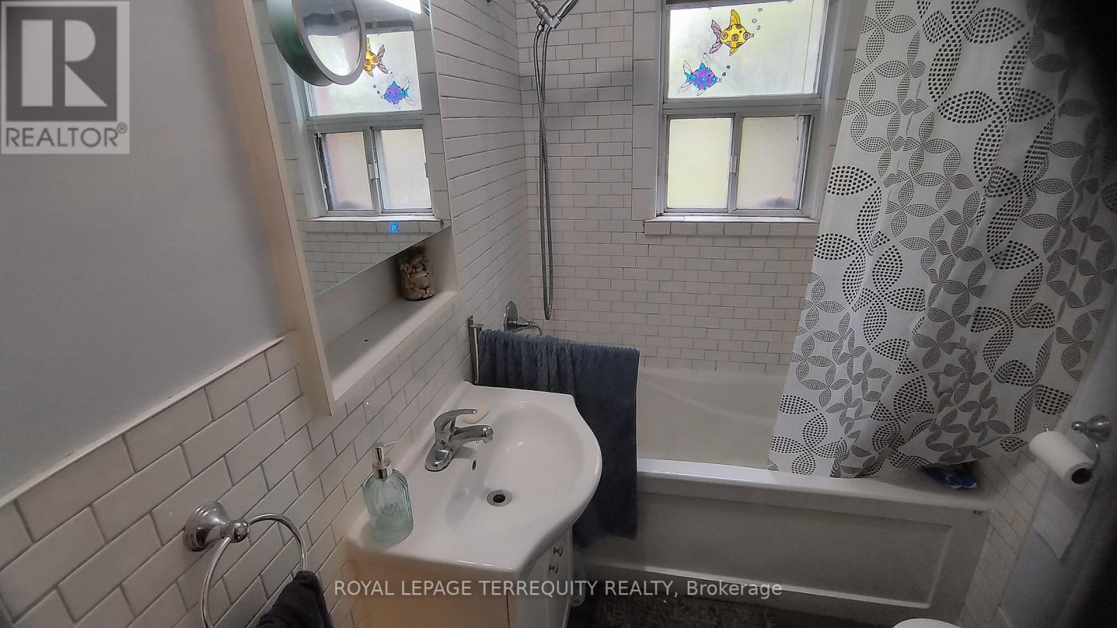 12 Chauncey Avenue, Toronto, Ontario  M8Z 2Z3 - Photo 16 - W12490694