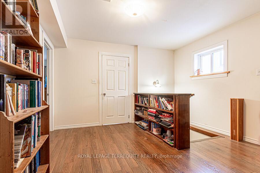 12 Chauncey Avenue, Toronto, Ontario  M8Z 2Z3 - Photo 20 - W12490694