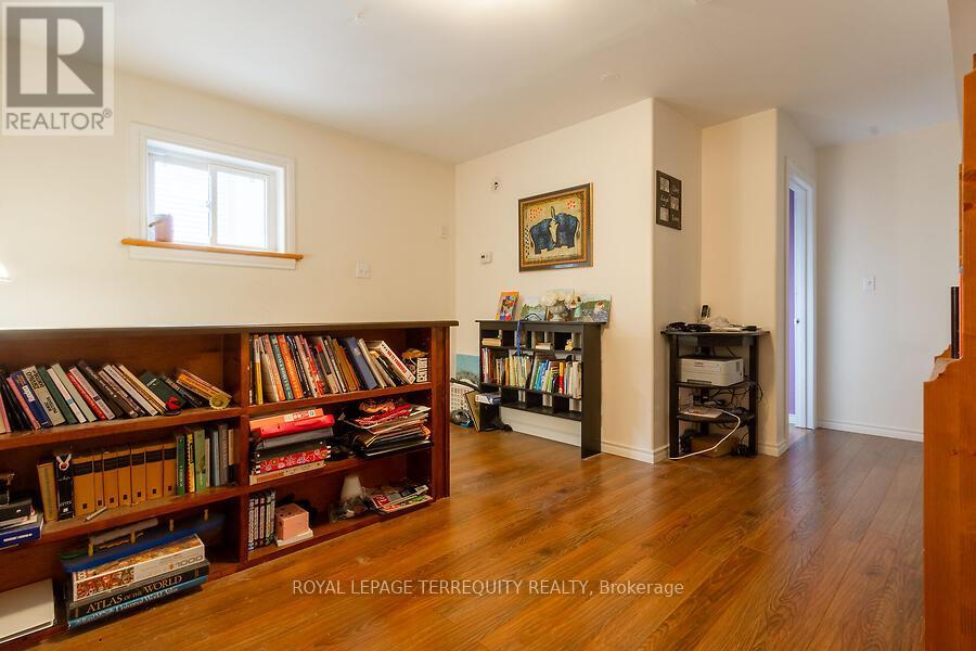 12 Chauncey Avenue, Toronto, Ontario  M8Z 2Z3 - Photo 21 - W12490694