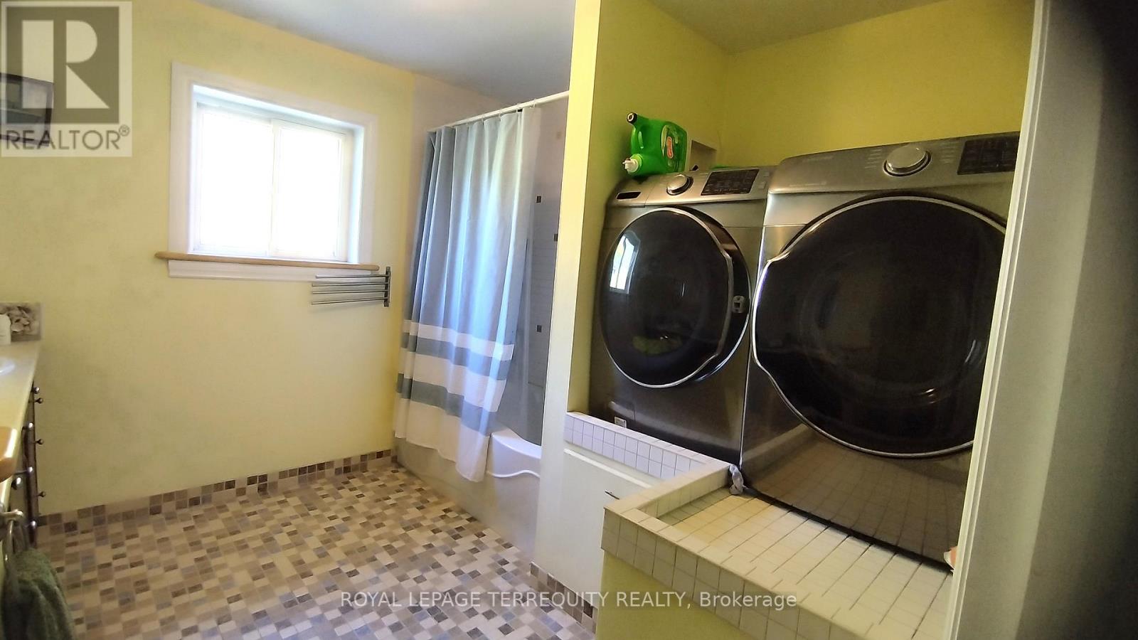 12 Chauncey Avenue, Toronto, Ontario  M8Z 2Z3 - Photo 23 - W12490694