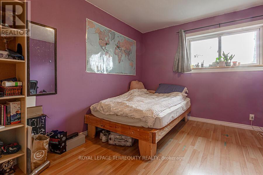12 Chauncey Avenue, Toronto, Ontario  M8Z 2Z3 - Photo 25 - W12490694
