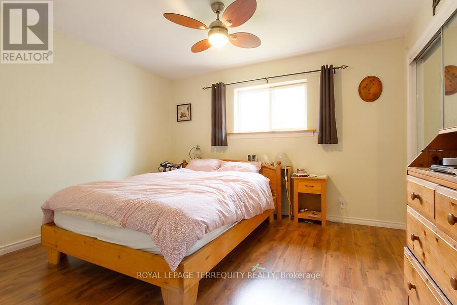 12 Chauncey Avenue, Toronto, Ontario  M8Z 2Z3 - Photo 27 - W12490694