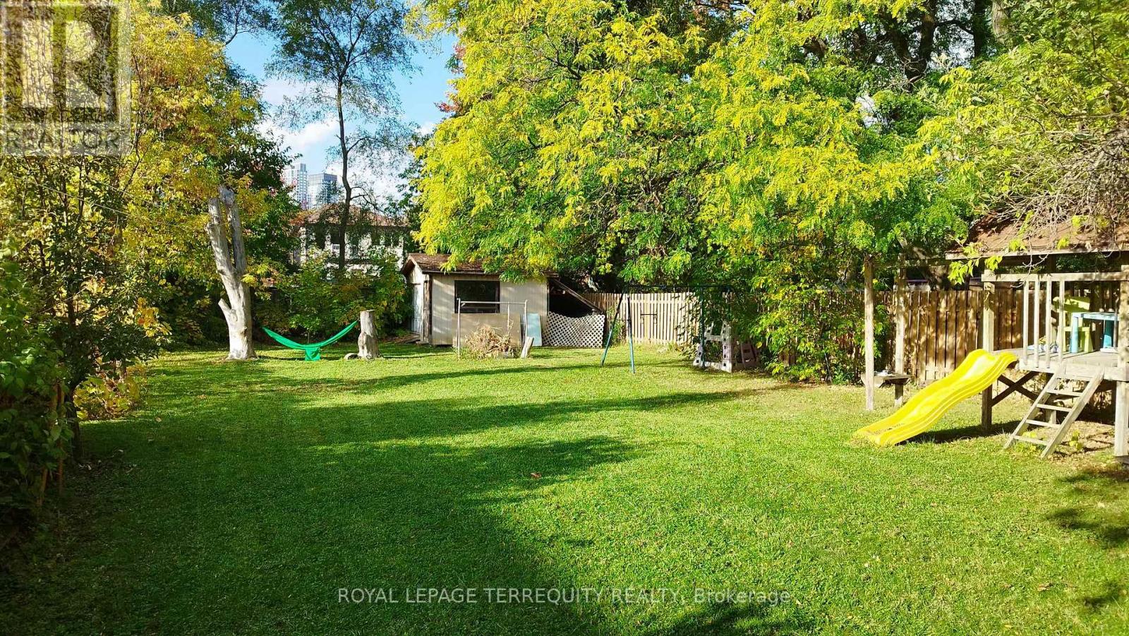 12 Chauncey Avenue, Toronto, Ontario  M8Z 2Z3 - Photo 37 - W12490694