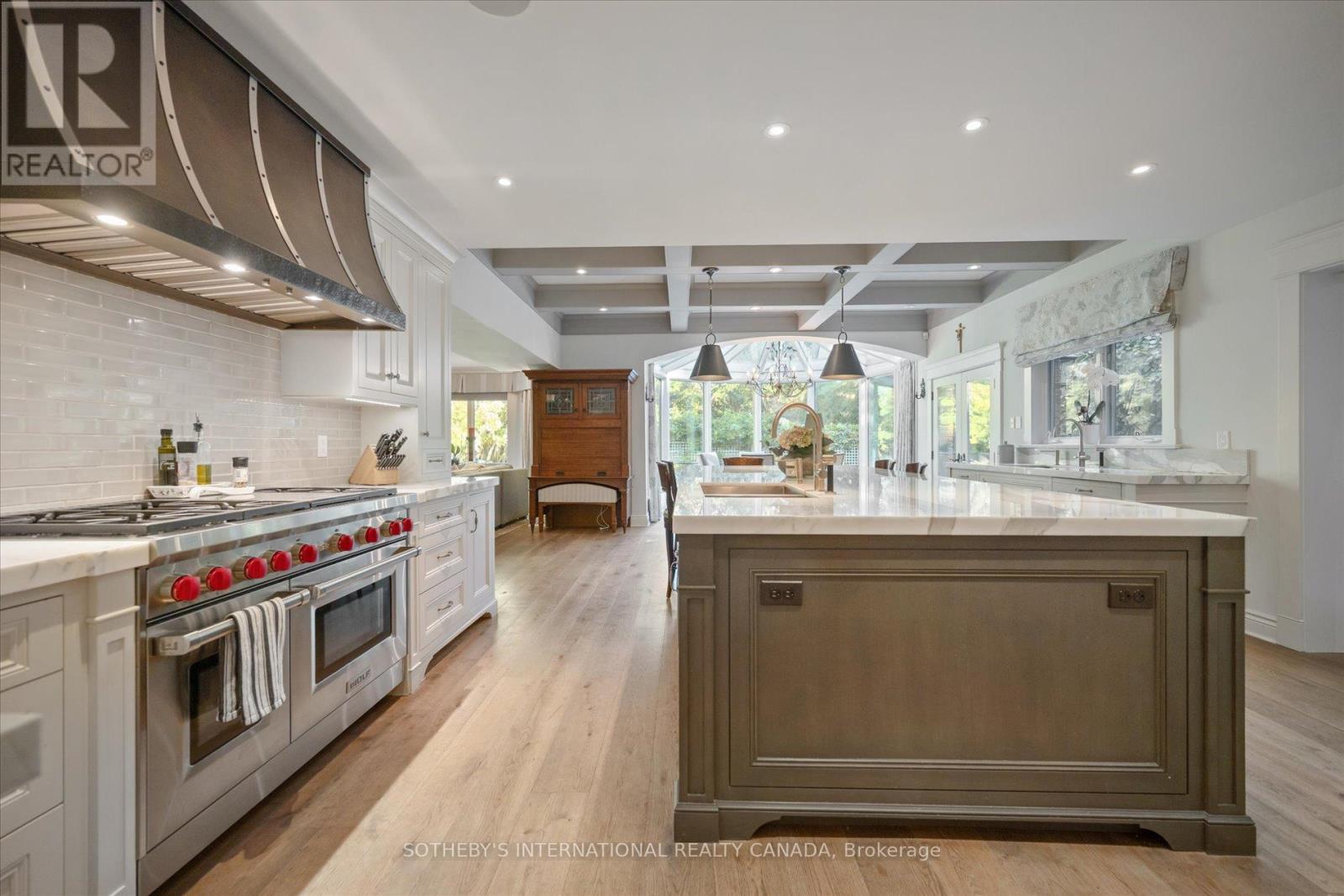 29 North Drive, Toronto, Ontario  M9A 4R1 - Photo 12 - W12490698