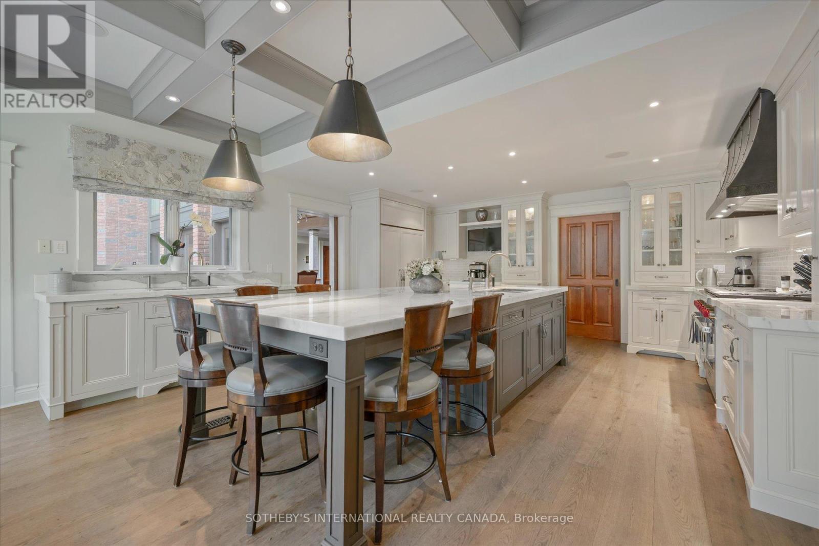 29 North Drive, Toronto, Ontario  M9A 4R1 - Photo 13 - W12490698