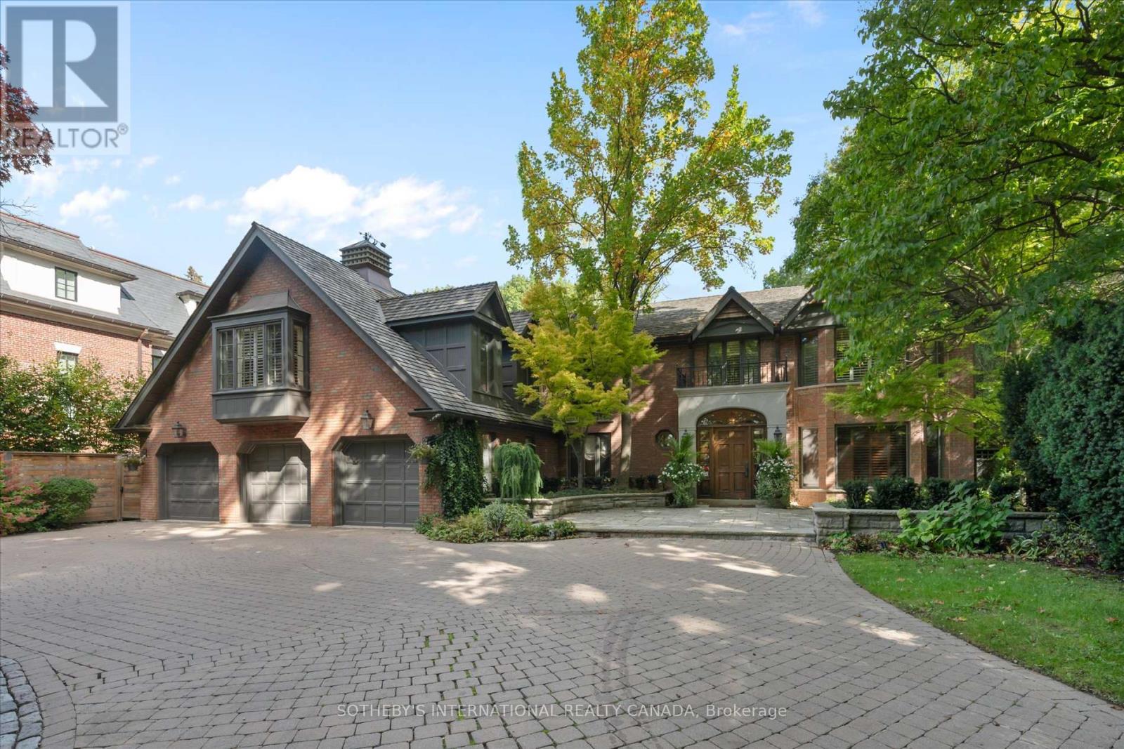 29 North Drive, Toronto, Ontario  M9A 4R1 - Photo 2 - W12490698