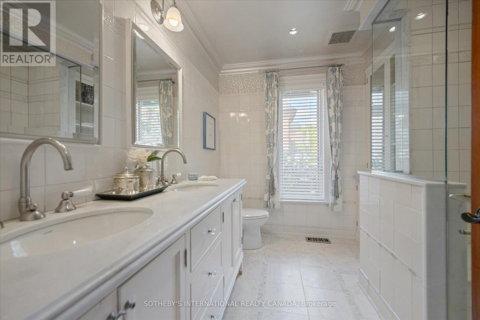 29 North Drive, Toronto, Ontario  M9A 4R1 - Photo 30 - W12490698