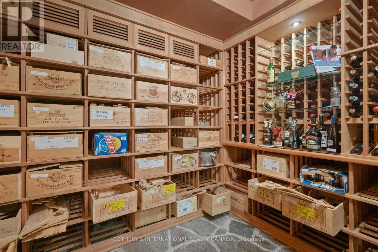 29 North Drive, Toronto, Ontario  M9A 4R1 - Photo 36 - W12490698