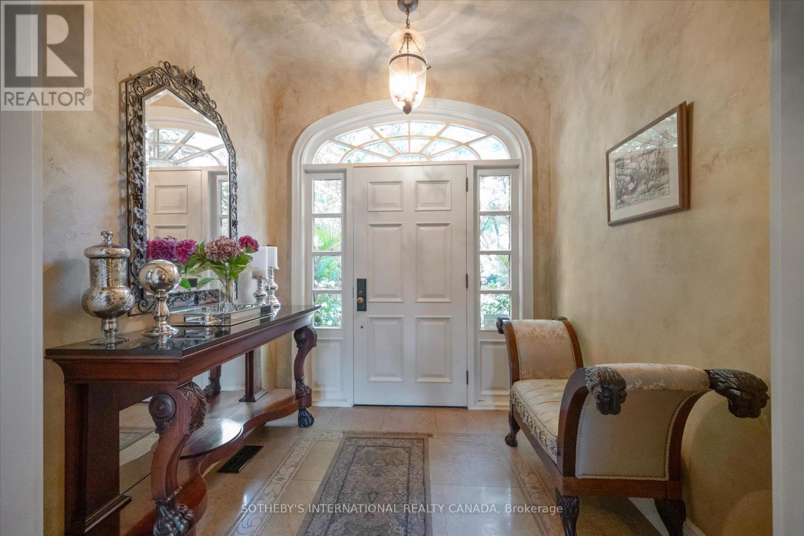 29 North Drive, Toronto, Ontario  M9A 4R1 - Photo 4 - W12490698