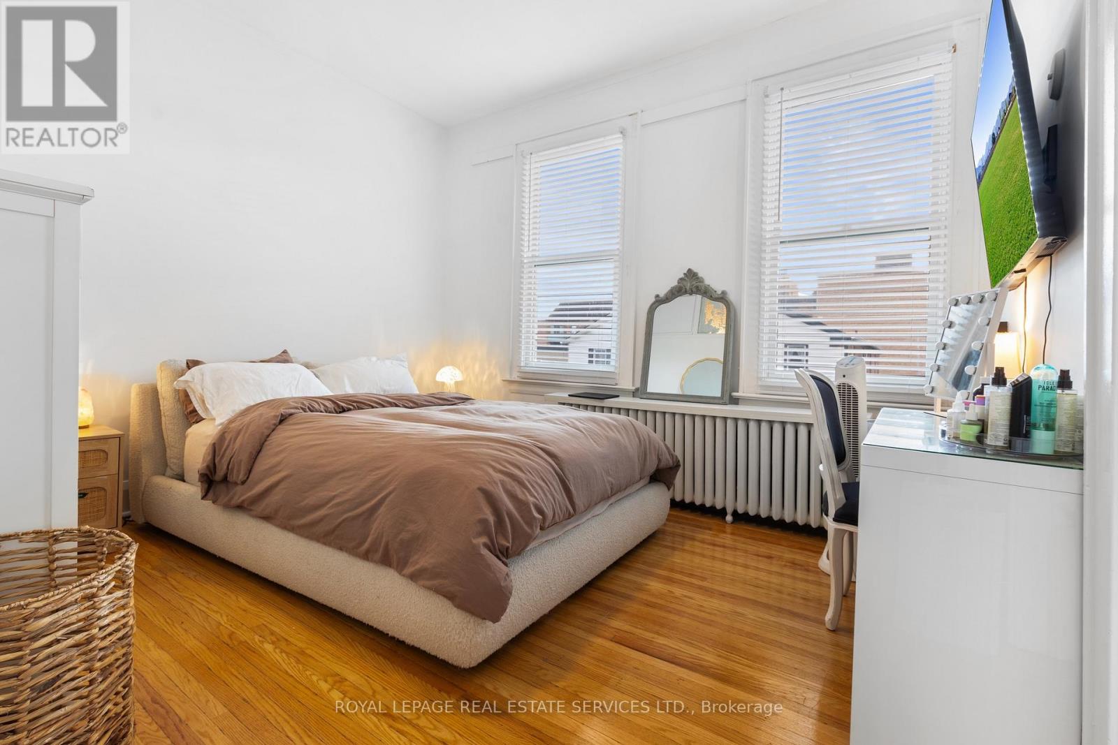 2 - 179 Lakeshore Road E, Oakville, Ontario  L6J 1H5 - Photo 10 - W12490728