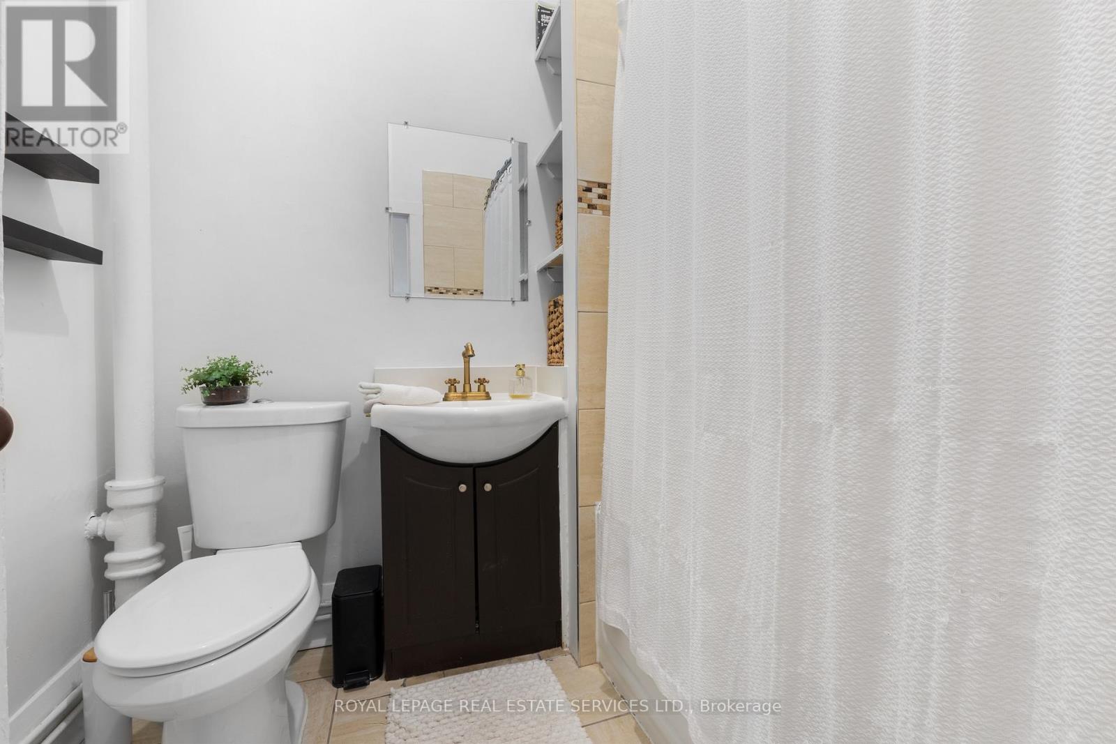 2 - 179 Lakeshore Road E, Oakville, Ontario  L6J 1H5 - Photo 16 - W12490728