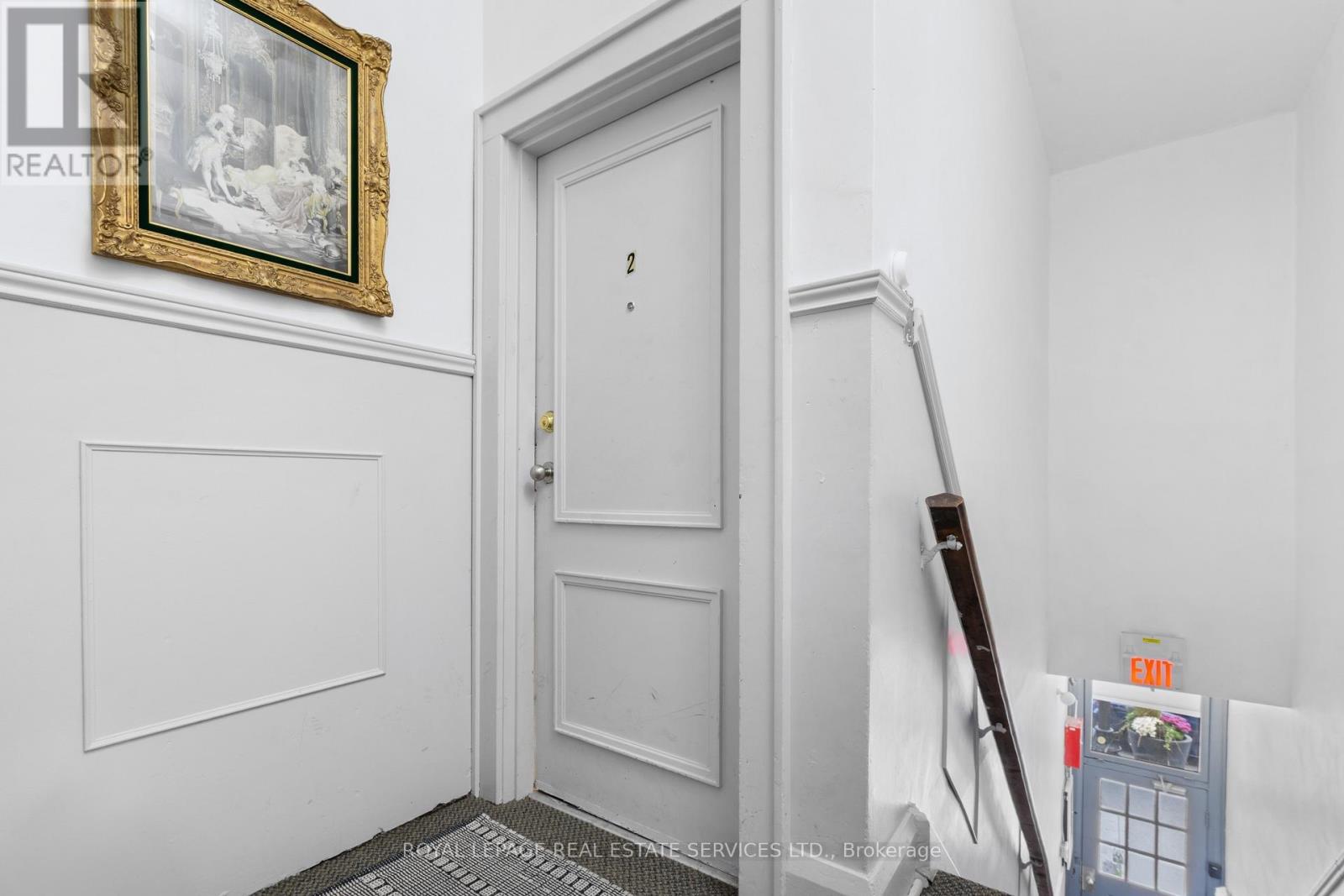 2 - 179 Lakeshore Road E, Oakville, Ontario  L6J 1H5 - Photo 4 - W12490728