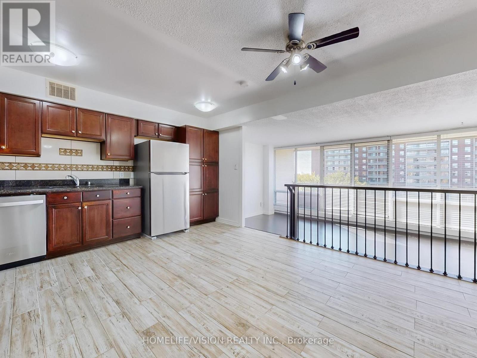 713 - 9 Four Winds Drive, Toronto, Ontario  M3J 2T1 - Photo 10 - W12490734