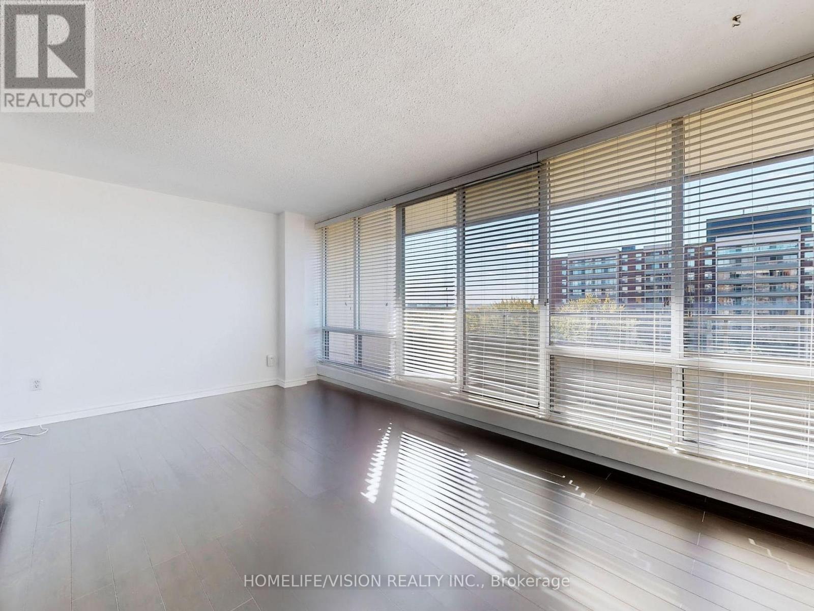 713 - 9 Four Winds Drive, Toronto, Ontario  M3J 2T1 - Photo 13 - W12490734