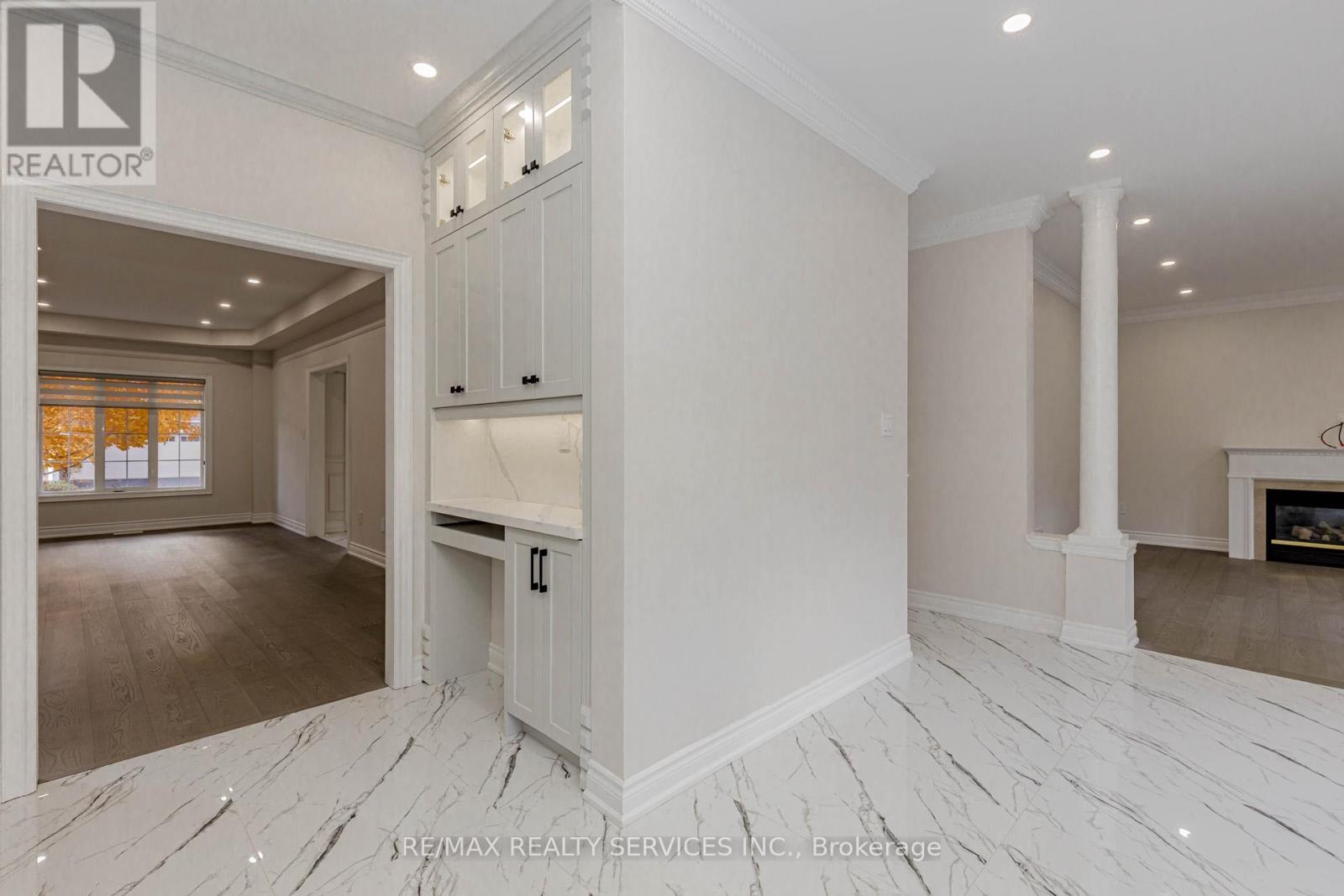 50 Amboise Crescent, Brampton, Ontario  L7A 3H2 - Photo 10 - W12490764