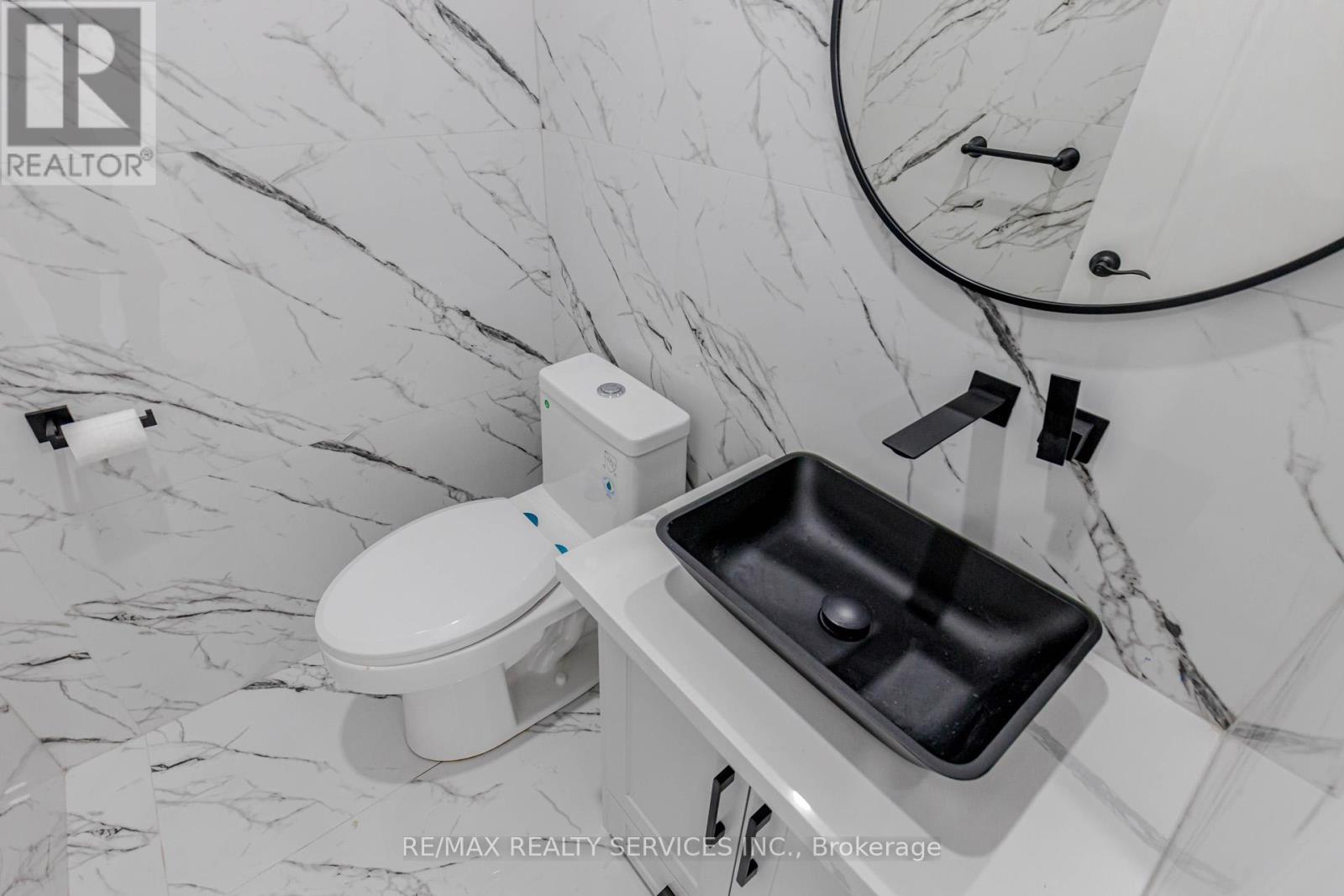 50 Amboise Crescent, Brampton, Ontario  L7A 3H2 - Photo 18 - W12490764