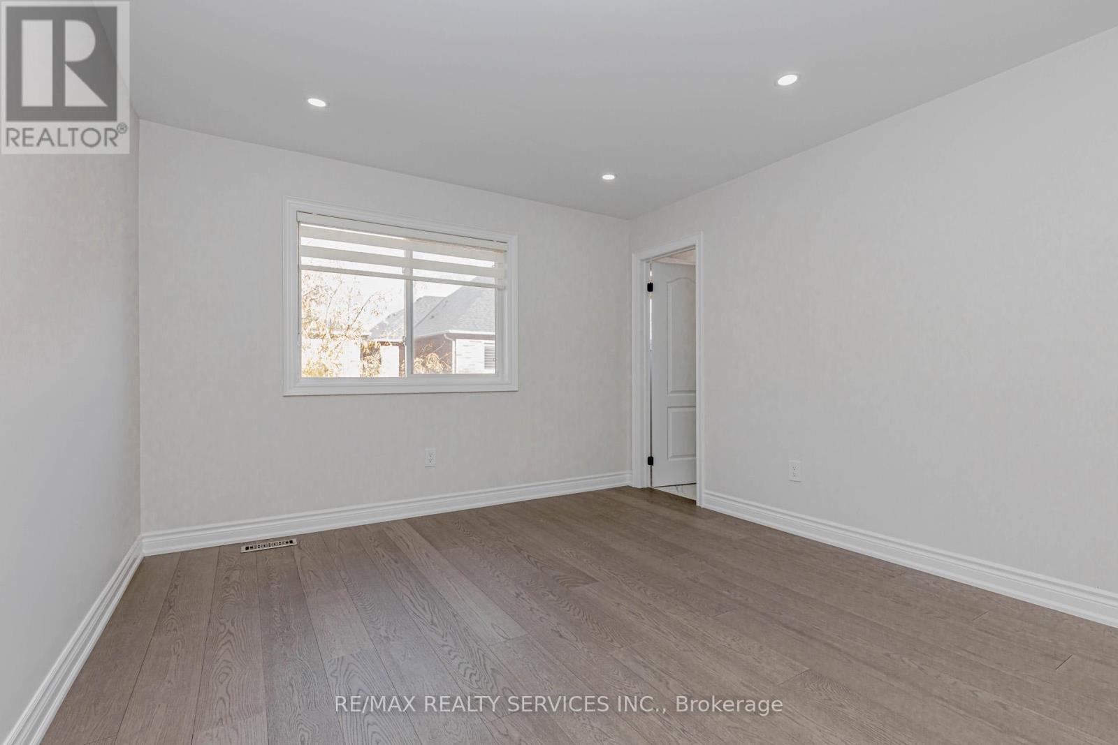 50 Amboise Crescent, Brampton, Ontario  L7A 3H2 - Photo 29 - W12490764