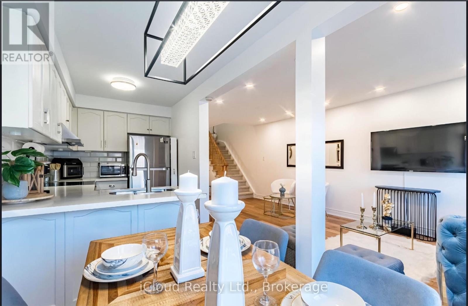 6973 Lisanne Court, Mississauga, Ontario  L5N 6Z7 - Photo 11 - W12490834