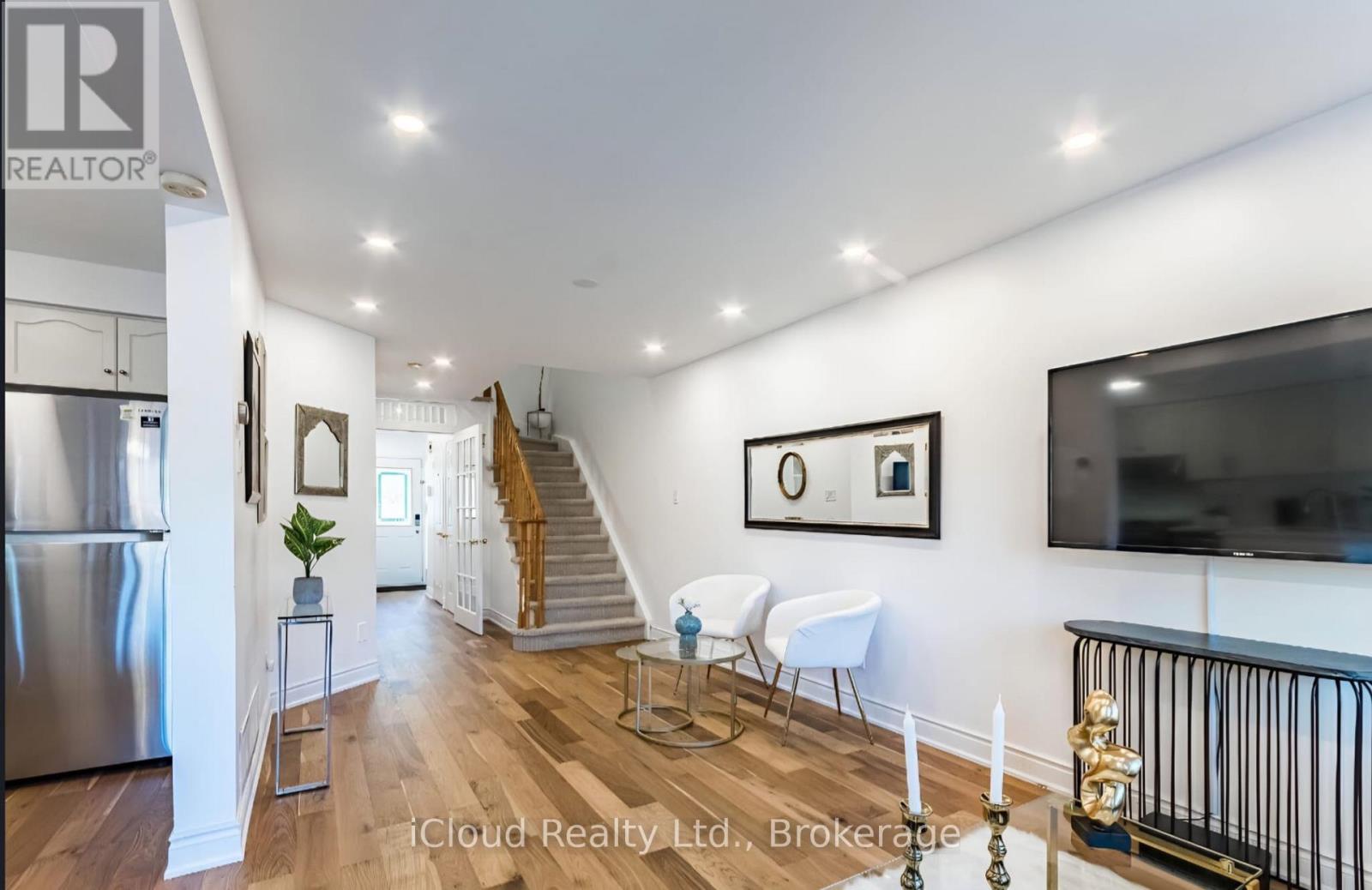 6973 Lisanne Court, Mississauga, Ontario  L5N 6Z7 - Photo 15 - W12490834