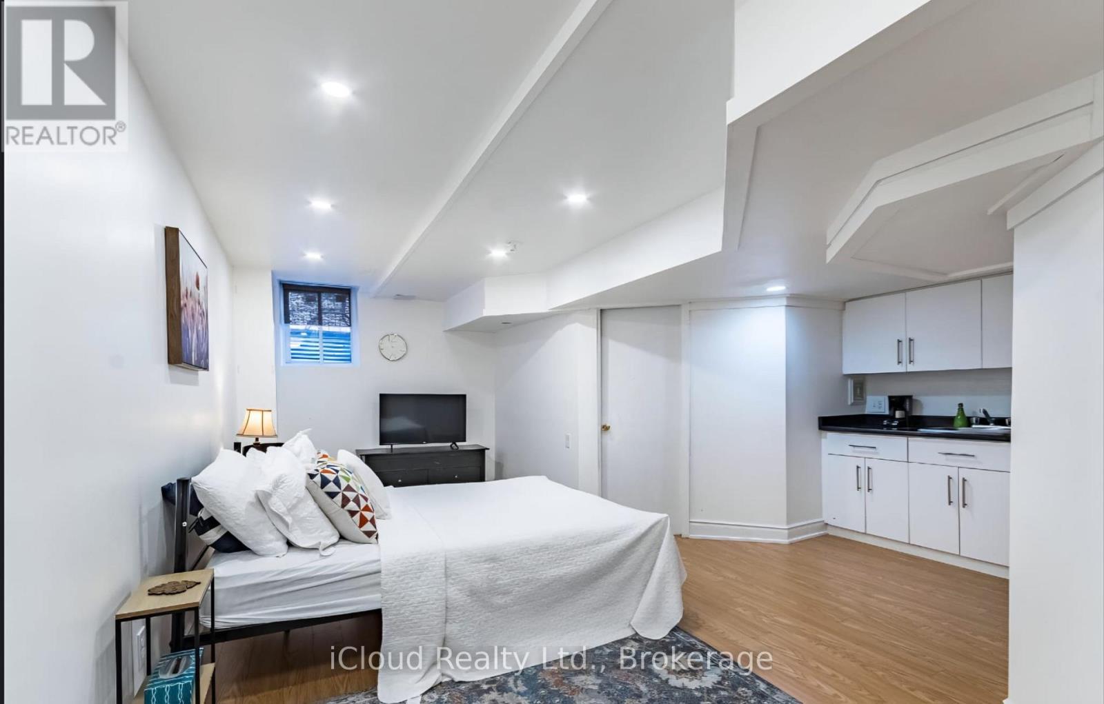 6973 Lisanne Court, Mississauga, Ontario  L5N 6Z7 - Photo 19 - W12490834