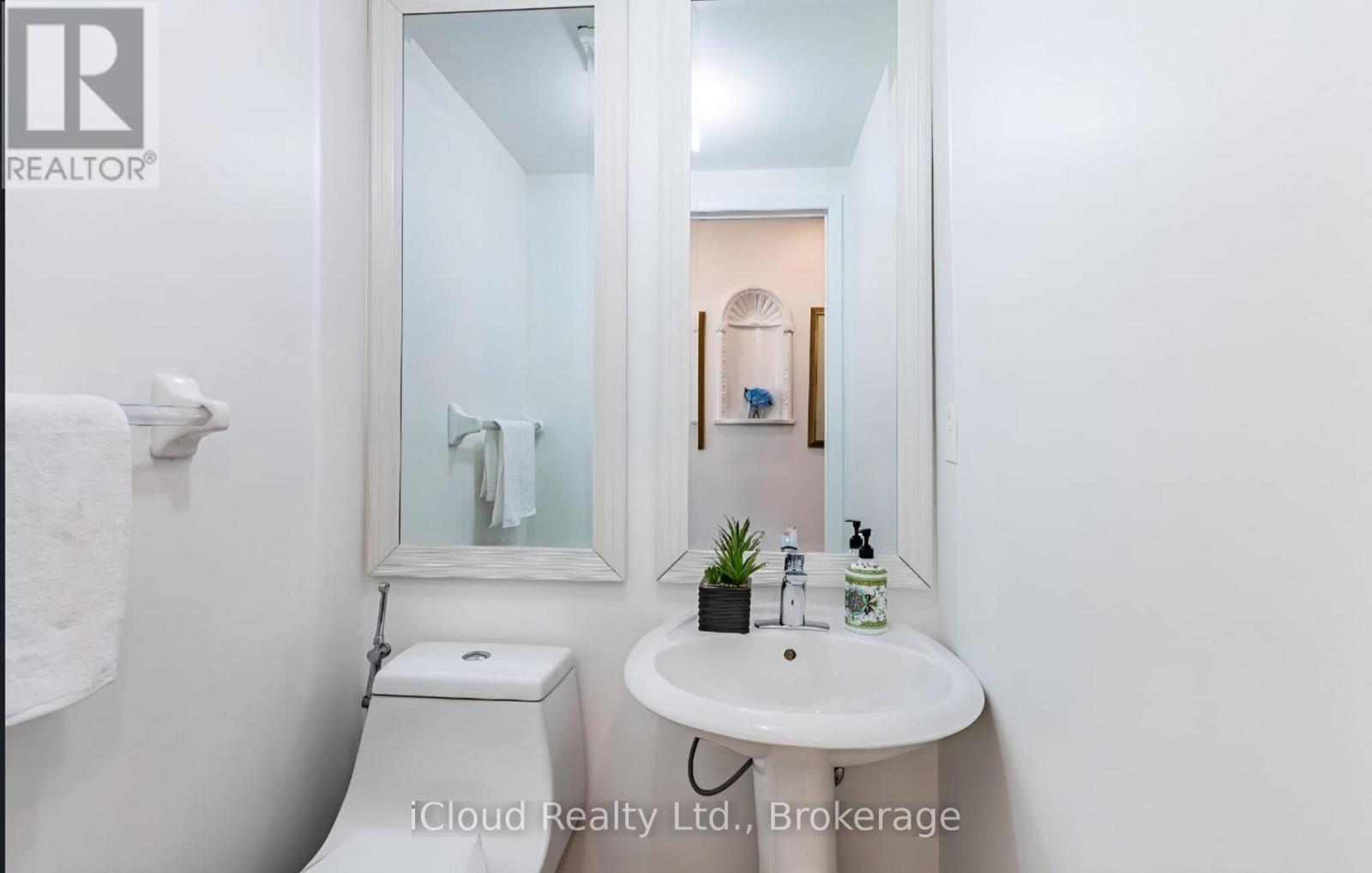 6973 Lisanne Court, Mississauga, Ontario  L5N 6Z7 - Photo 23 - W12490834