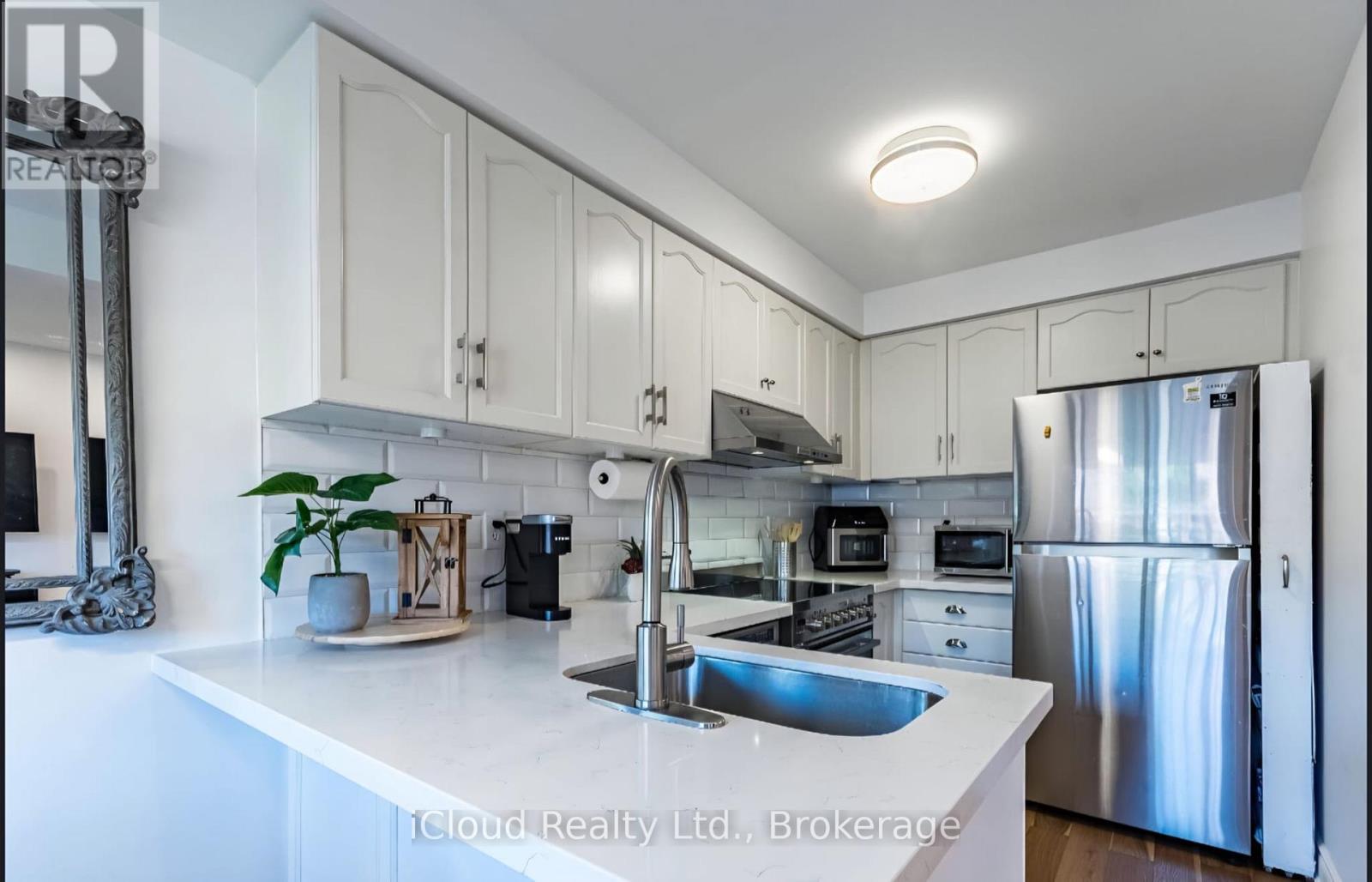 6973 Lisanne Court, Mississauga, Ontario  L5N 6Z7 - Photo 26 - W12490834