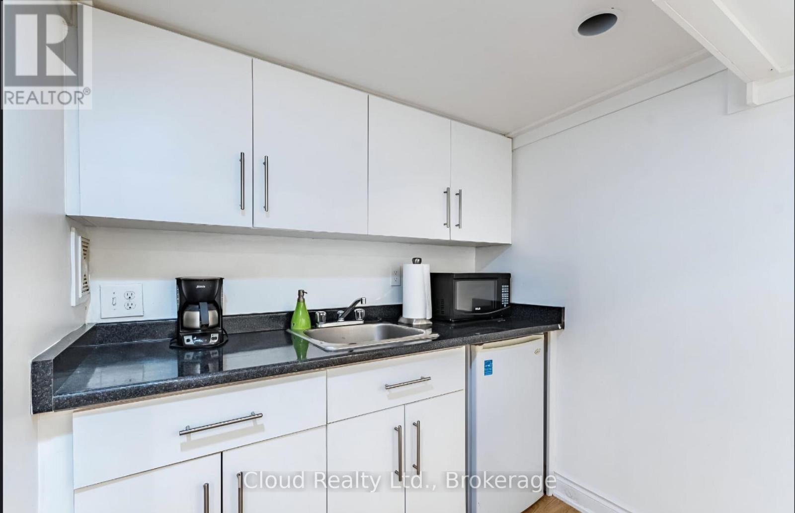 6973 Lisanne Court, Mississauga, Ontario  L5N 6Z7 - Photo 28 - W12490834