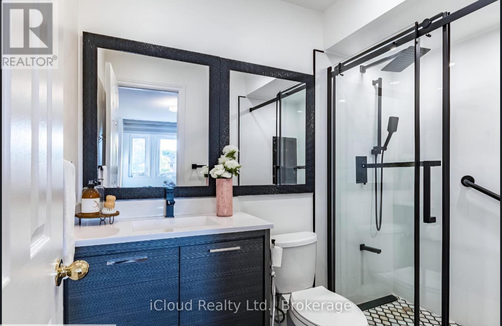 6973 Lisanne Court, Mississauga, Ontario  L5N 6Z7 - Photo 29 - W12490834