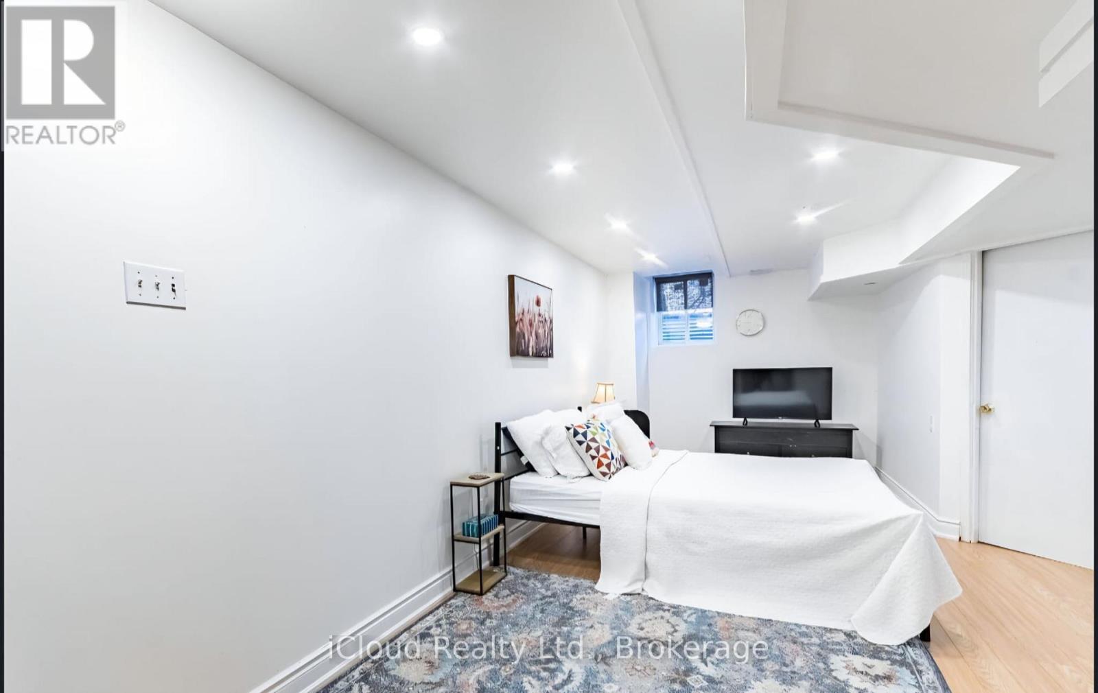 6973 Lisanne Court, Mississauga, Ontario  L5N 6Z7 - Photo 34 - W12490834