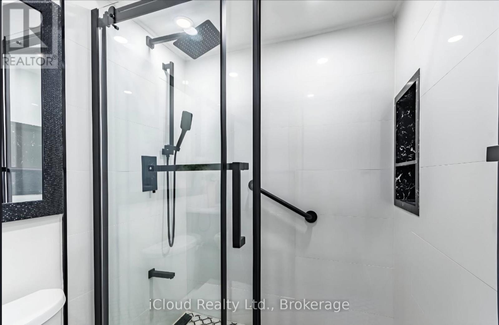 6973 Lisanne Court, Mississauga, Ontario  L5N 6Z7 - Photo 35 - W12490834