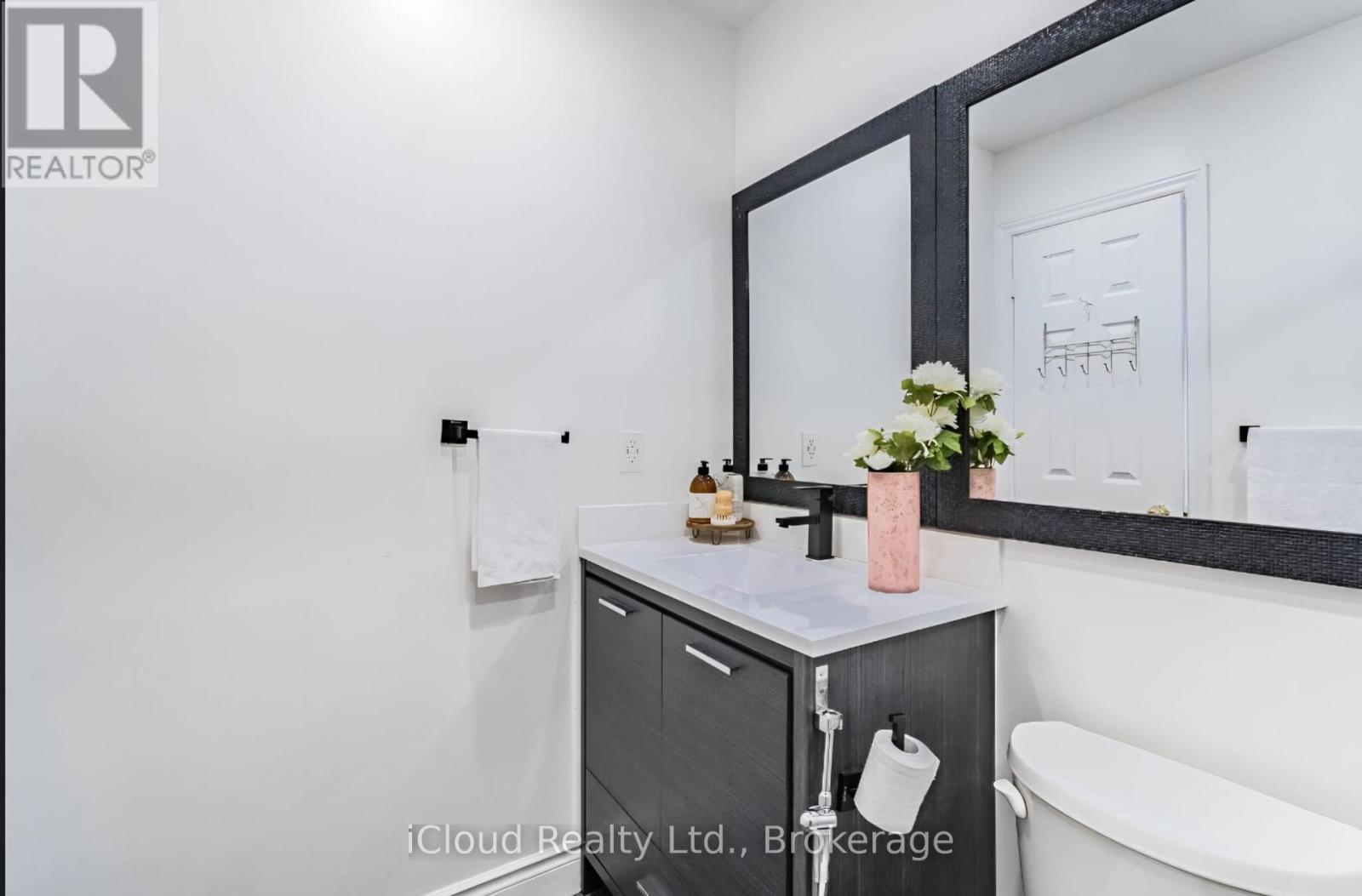 6973 Lisanne Court, Mississauga, Ontario  L5N 6Z7 - Photo 37 - W12490834