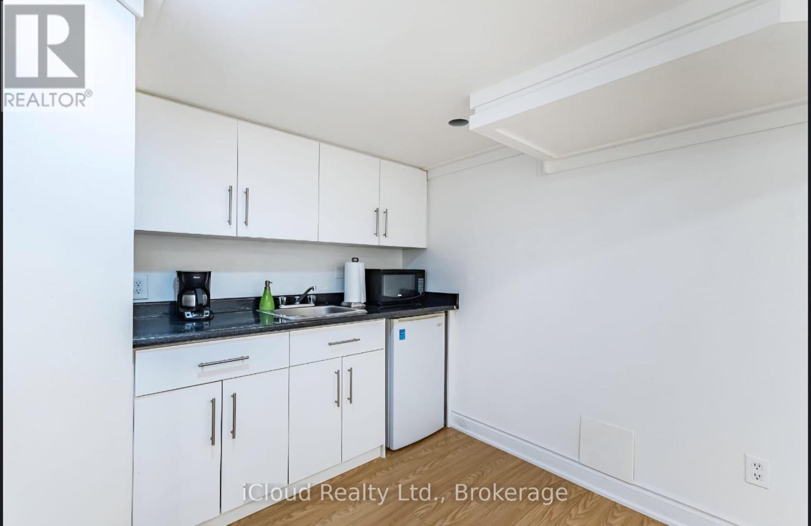 6973 Lisanne Court, Mississauga, Ontario  L5N 6Z7 - Photo 41 - W12490834