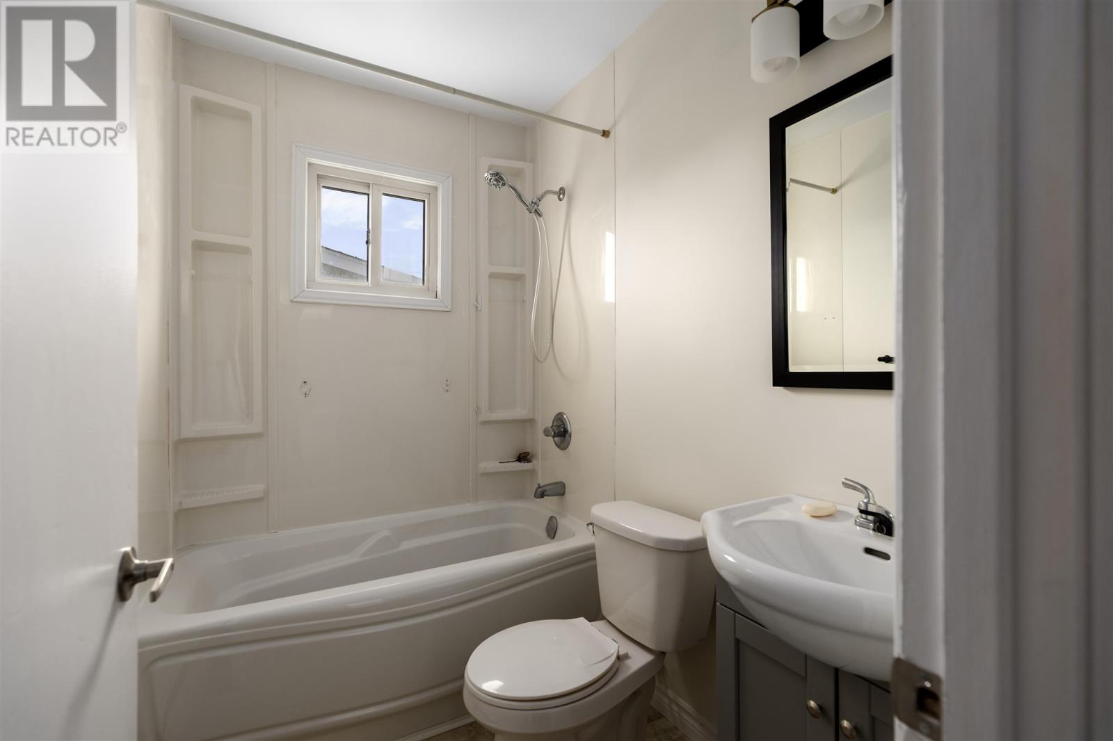 1573 Wellington St E, Sault Ste. Marie, Ontario  P6A 2R6 - Photo 12 - SM253115