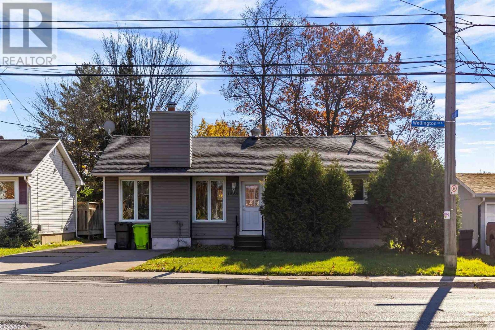 1573 Wellington St E, Sault Ste. Marie, Ontario  P6A 2R6 - Photo 2 - SM253115