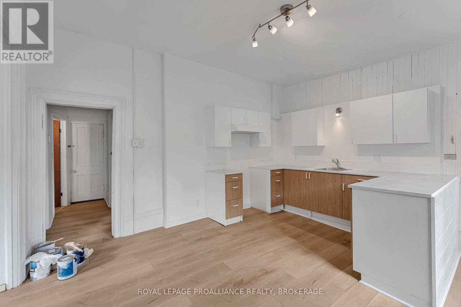 430 King Street W, Gananoque, Ontario  K7G 2G9 - Photo 24 - X12485196