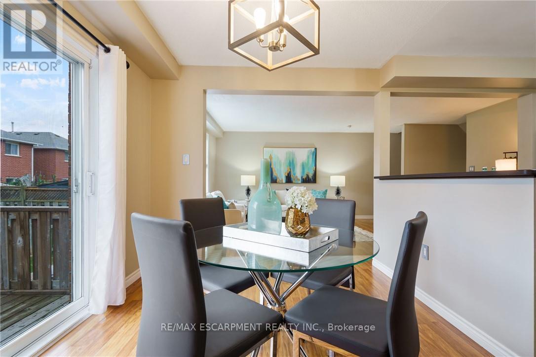 85 Chelsea Crescent, Hamilton (Stoney Creek), Ontario  L8E 5R8 - Photo 10 - X12490454