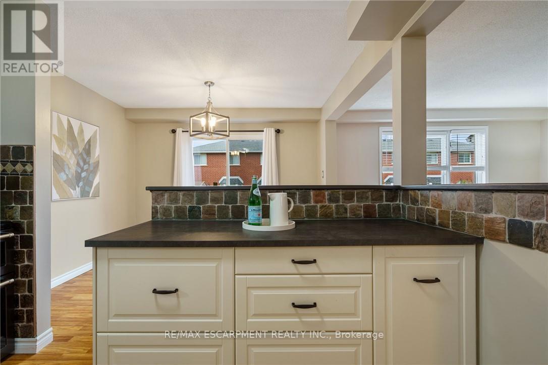 85 Chelsea Crescent, Hamilton (Stoney Creek), Ontario  L8E 5R8 - Photo 15 - X12490454