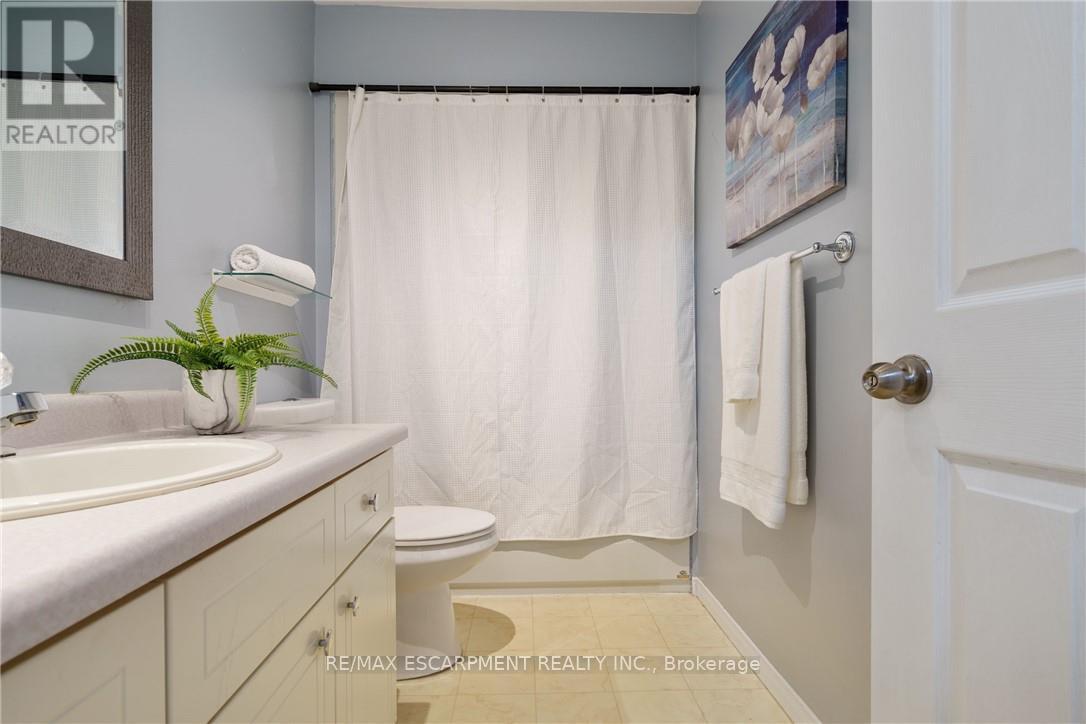 85 Chelsea Crescent, Hamilton (Stoney Creek), Ontario  L8E 5R8 - Photo 22 - X12490454