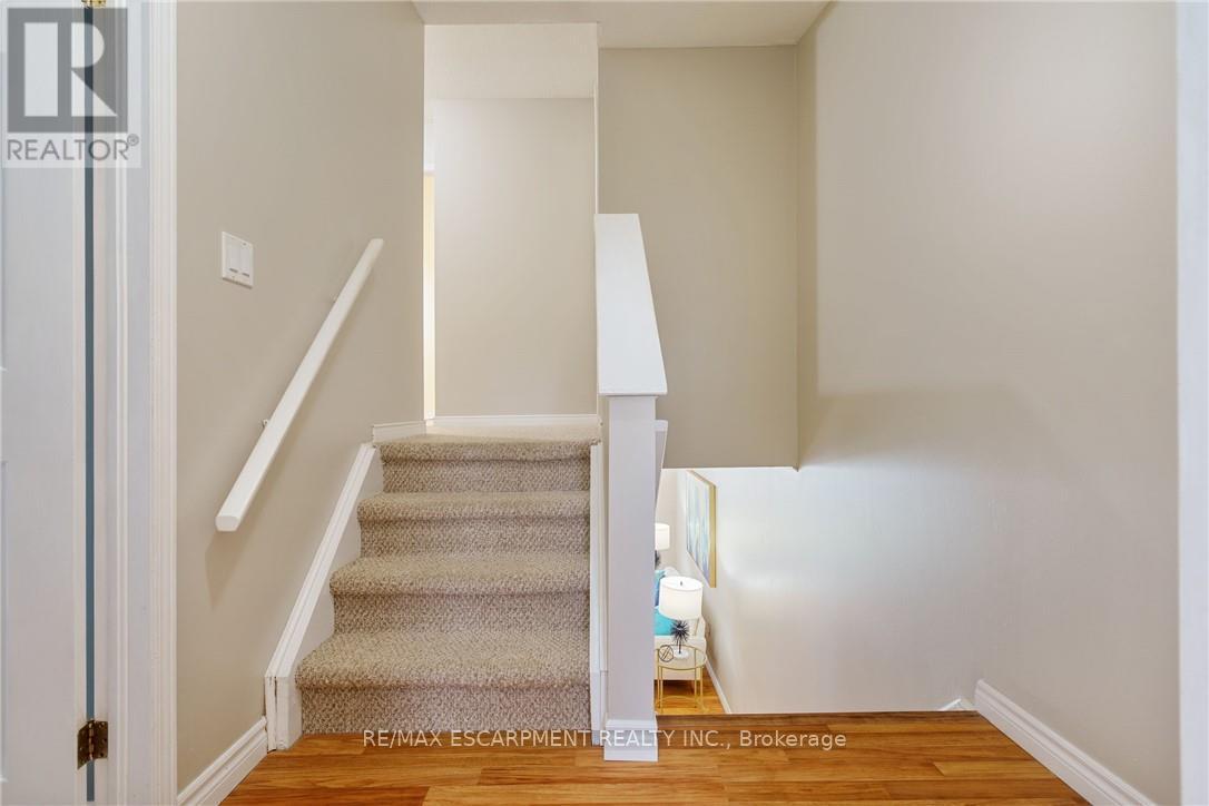 85 Chelsea Crescent, Hamilton (Stoney Creek), Ontario  L8E 5R8 - Photo 23 - X12490454