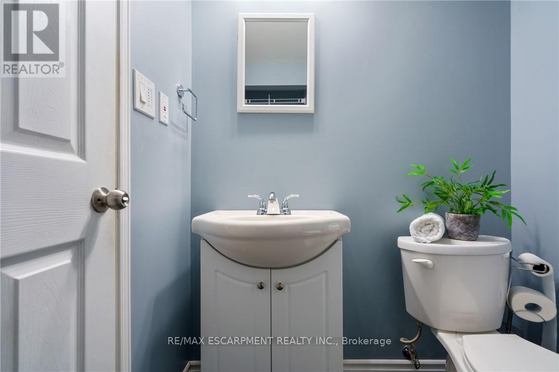 85 Chelsea Crescent, Hamilton (Stoney Creek), Ontario  L8E 5R8 - Photo 26 - X12490454